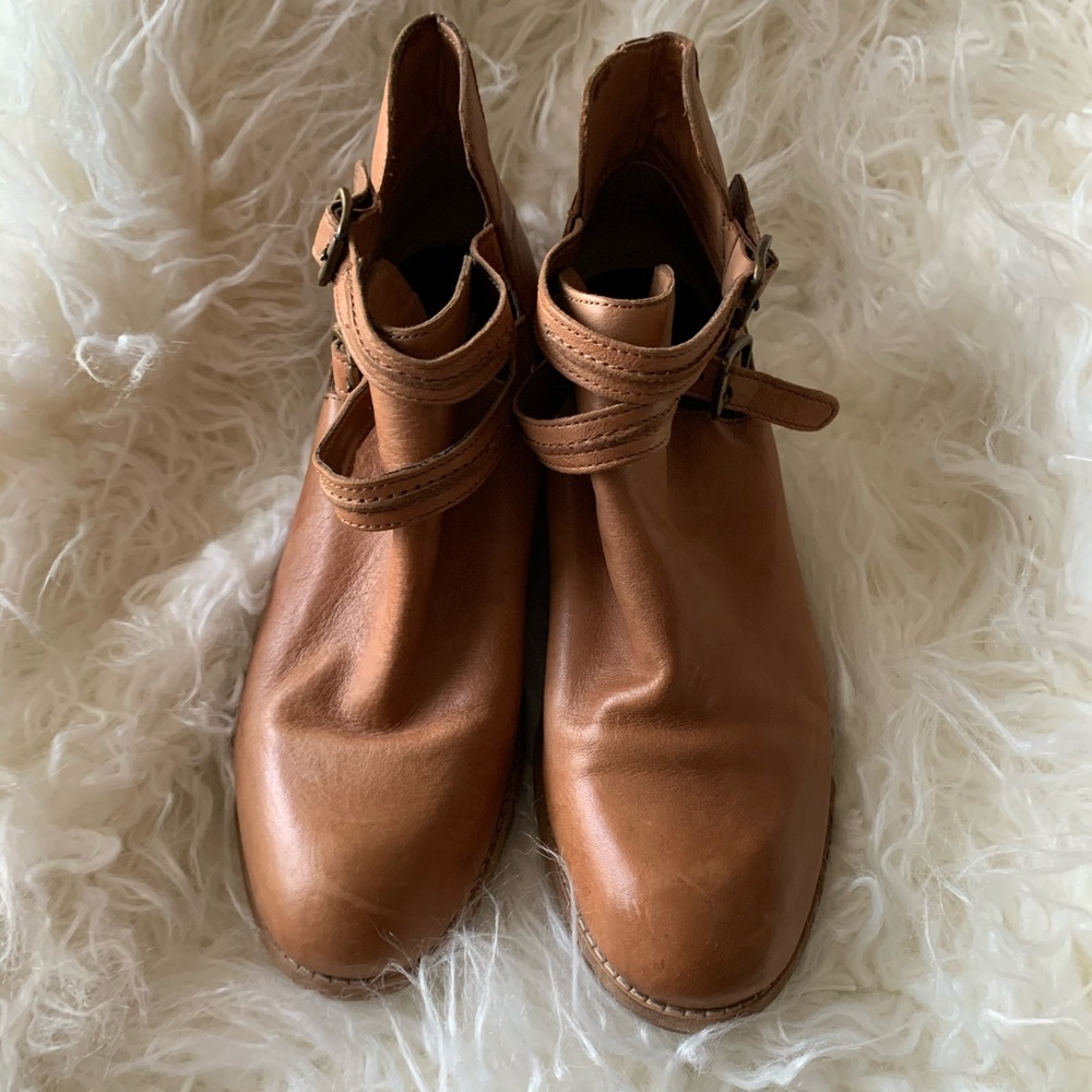 Diba Stylish Brown Leather Ankle Boots